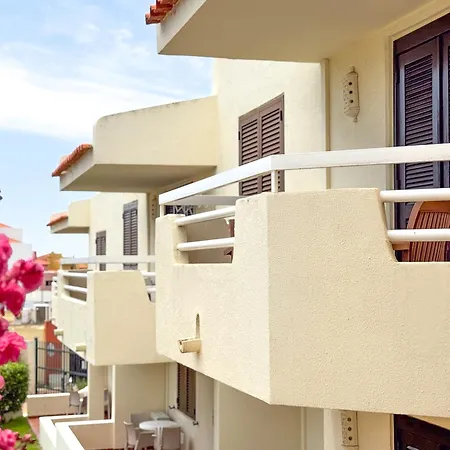 Aura Village - Αλμπουφέιρα